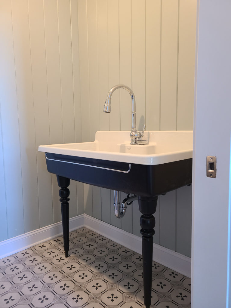 Kohler vanity, sink and fixtures